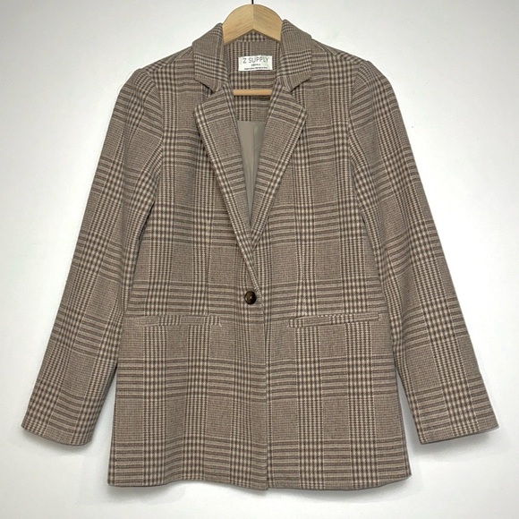 Z SUPPLY Anna Plaid Blazer in Milk Shake - Picture 7 of 16